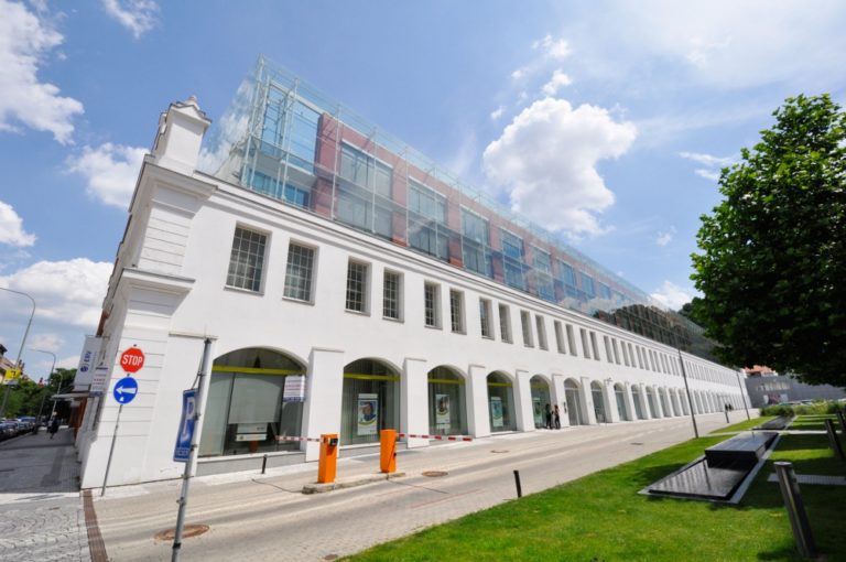 kancelare_Corso-Karlin2