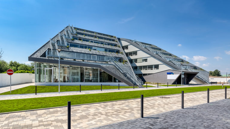 kancelare_DOCK-IN-TWO-1